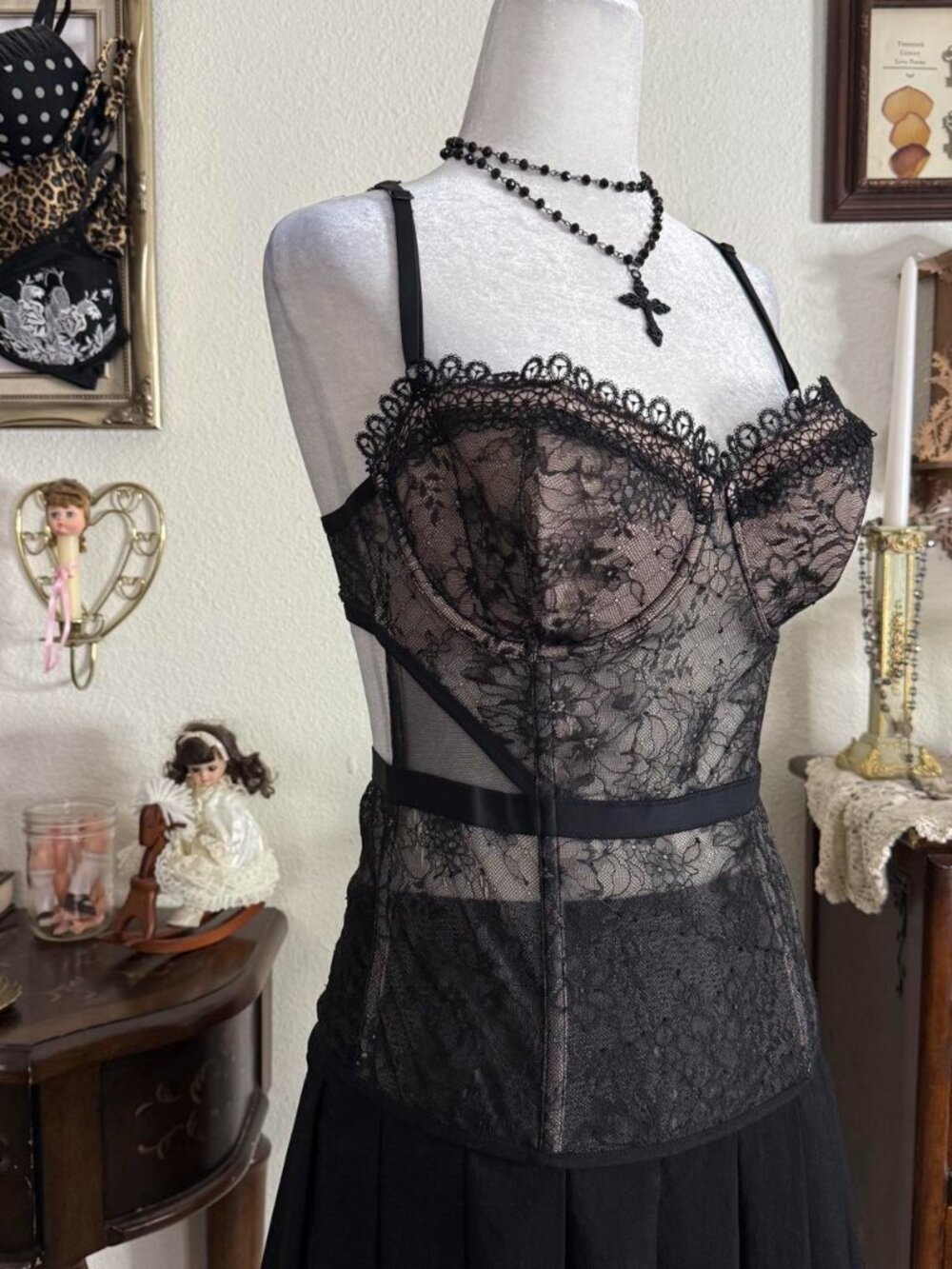 Romantic goth dark coquette Victoria’s Secret black lace bustier corset top - Picture 3 of 7